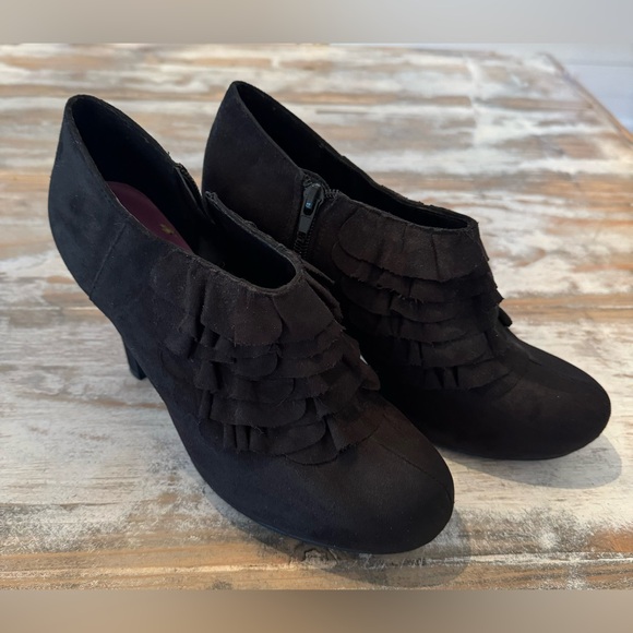Black Suede Like Madden Girl Booties (Size 8) - Picture 3 of 13